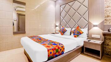 Egyptiske bomuldslagner, premium-sengetøj, pengeskab på værelset