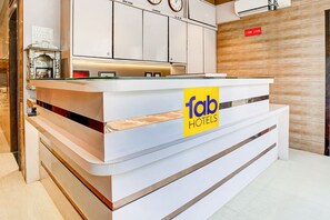 Reception - Fabhotel Abrol Suites (Mumbai)