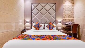 Egyptian cotton sheets, premium bedding, in-room safe, free WiFi