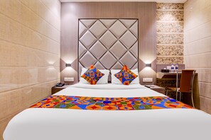 Egyptian cotton sheets, premium bedding, in-room safe, free WiFi - Fabhotel Abrol Suites (Mumbai)