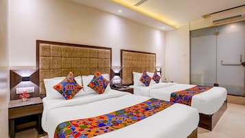 Egyptian cotton sheets, premium bedding, in-room safe, free WiFi