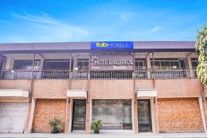 Exterior - Fabhotel Abrol Suites (Mumbai)