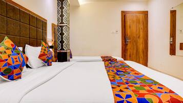 Egyptian cotton sheets, premium bedding, in-room safe, free WiFi