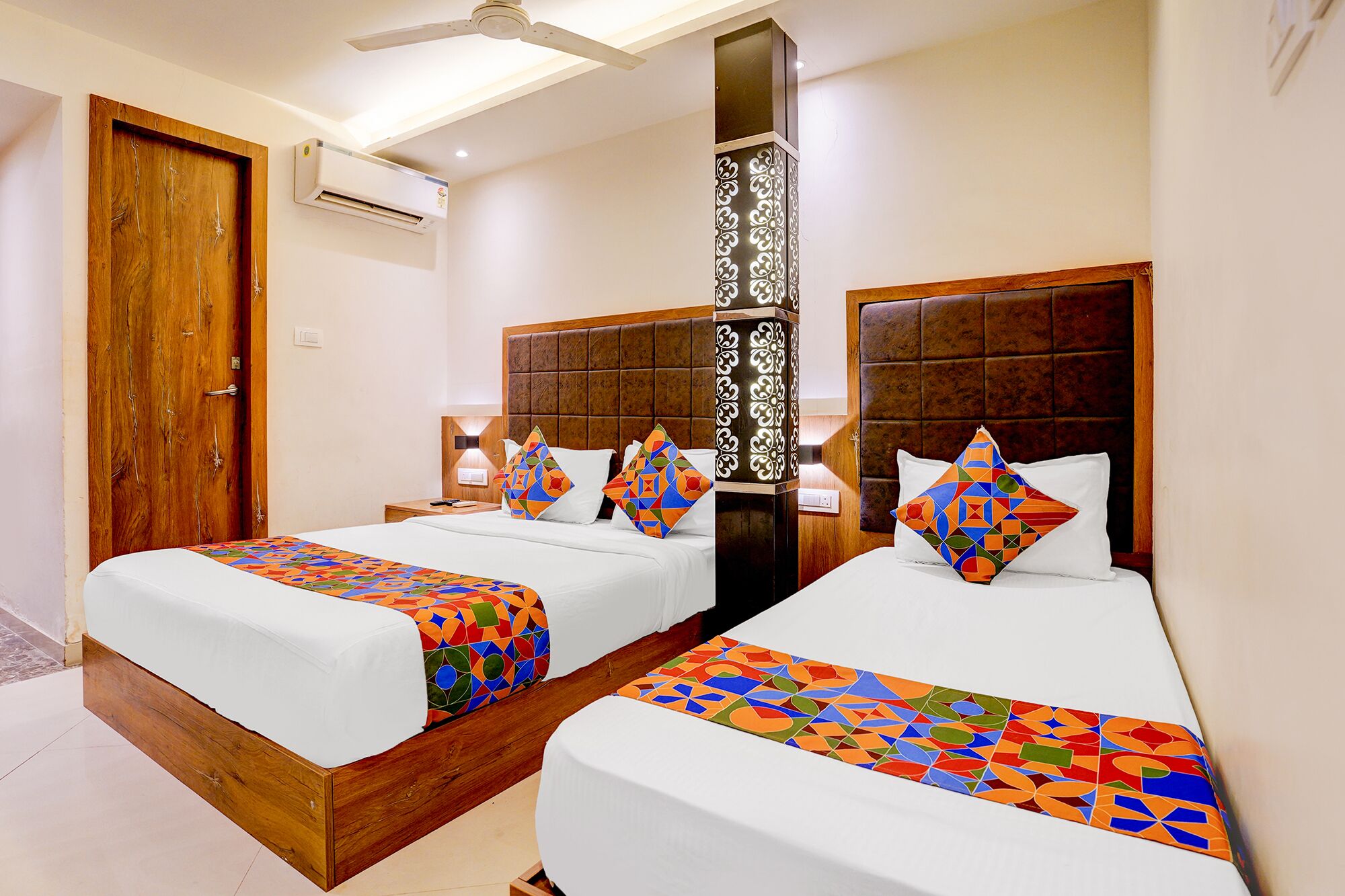 Egyptian cotton sheets, premium bedding, in-room safe, free WiFi