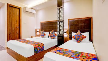 Egyptian cotton sheets, premium bedding, in-room safe, free WiFi