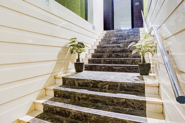 Lobby - Fabhotel Abrol Suites (Mumbai)