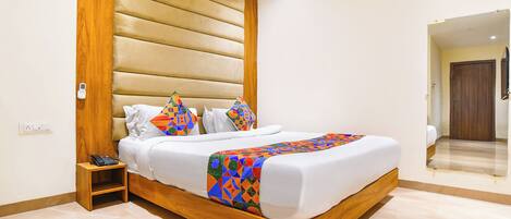 Egyptian cotton sheets, premium bedding, in-room safe, free WiFi