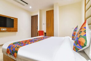 Egyptian cotton sheets, premium bedding, in-room safe, free WiFi