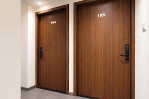 Lobby - Fabhotel Blu Mark (Indore)