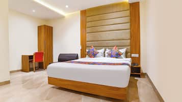 Egyptian cotton sheets, premium bedding, in-room safe, free WiFi