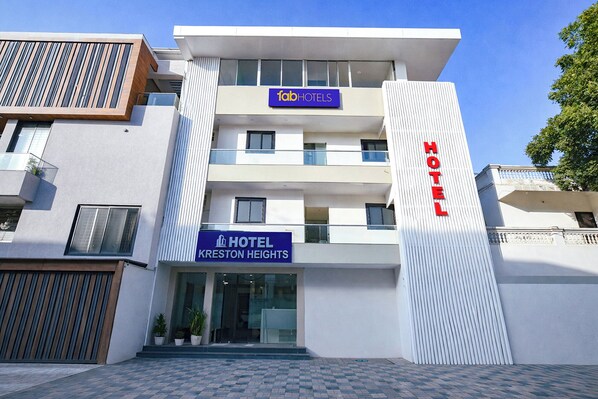 Front of property - Fabhotel Kreston Heights (Indore)