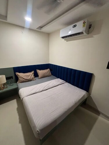 Fabhotel Hostique Stays