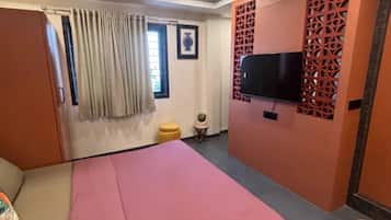 Habitación Deluxe | Sábanas de algodón egipcio, ropa de cama de alta calidad, caja fuerte