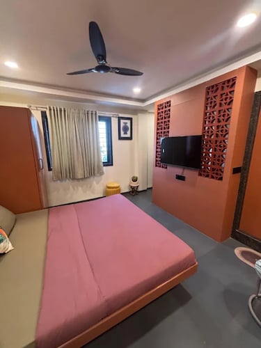 Fabhotel Hostique Stays