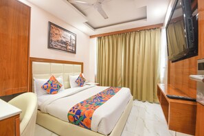 Egyptian cotton sheets, premium bedding, in-room safe, free WiFi