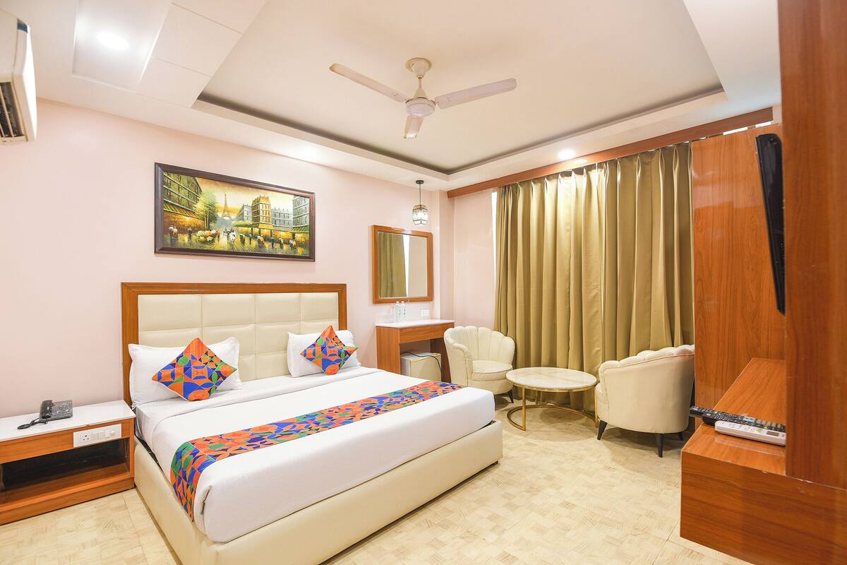 Deluxe Room | Egyptian cotton sheets, premium bedding, in-room safe, free WiFi