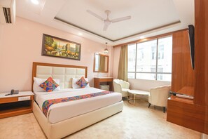 Egyptian cotton sheets, premium bedding, in-room safe, free WiFi