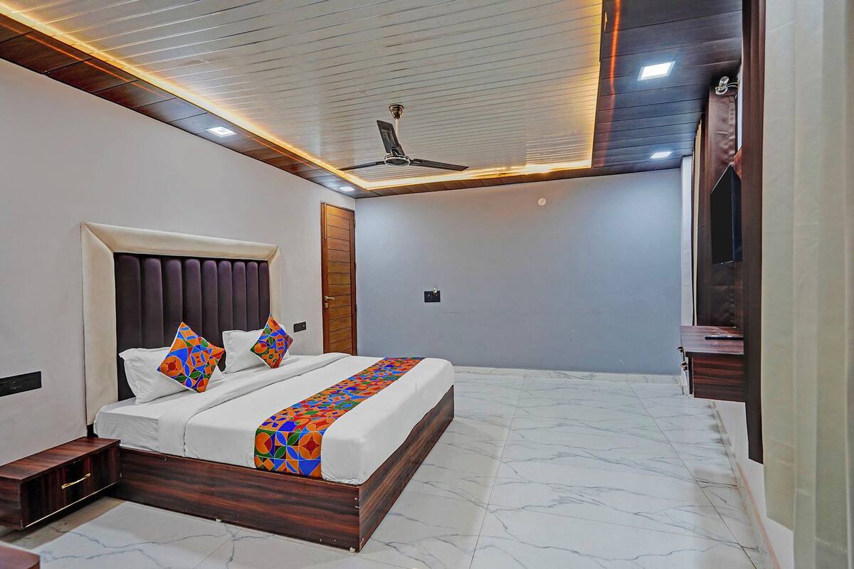 Deluxe Room | Egyptian cotton sheets, premium bedding, in-room safe, free WiFi