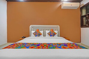 Egyptian cotton sheets, premium bedding, in-room safe, free WiFi