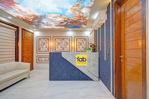 Reception - Fabhotel Tuesday Suits 121 (Noida)