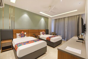 Egyptian cotton sheets, premium bedding, in-room safe, free WiFi