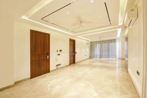 Lobby - FabHotel Ivory Leaf- Nr Artemis Hospital Gurgaon (Gurugram)