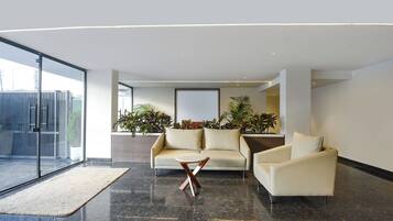 Sittområde i lobbyn