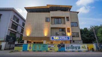 مدخل المنشأة