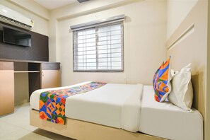 Egyptiske bomuldslagner, premium-sengetøj, pengeskab på værelset