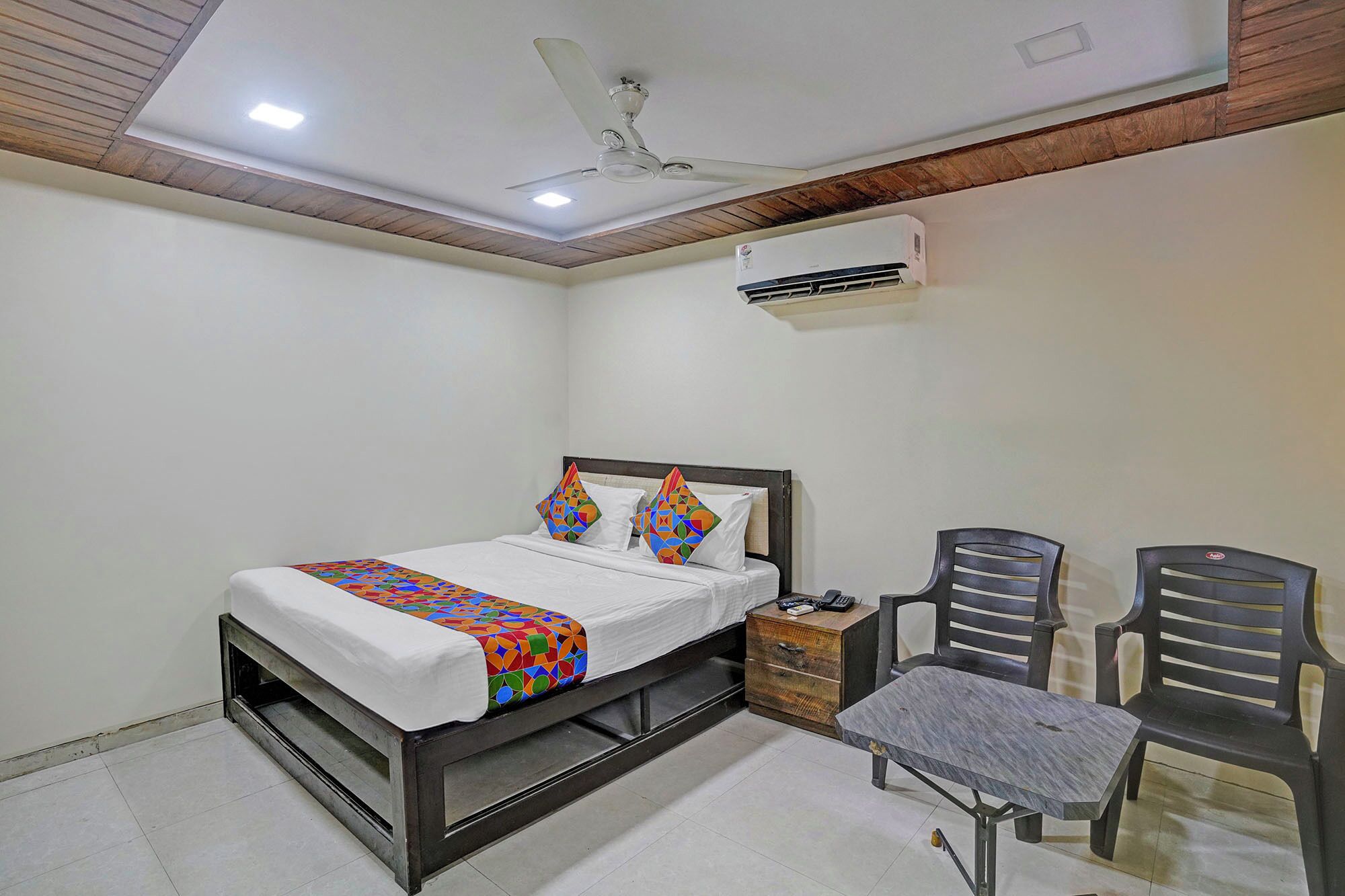 Egyptian cotton sheets, premium bedding, in-room safe, free WiFi