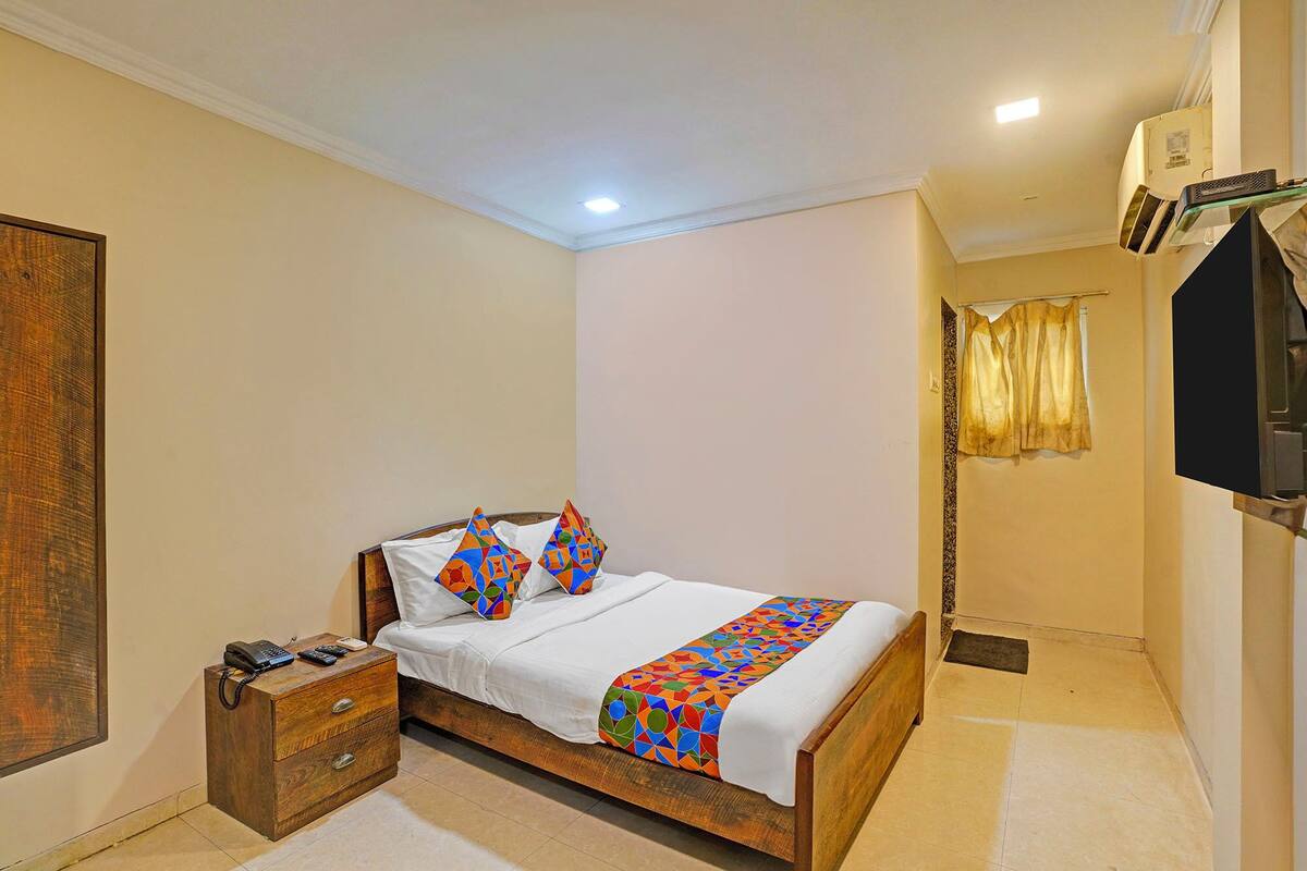 Premium Room | Egyptian cotton sheets, premium bedding, in-room safe, free WiFi