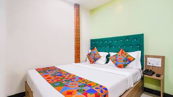 Egyptian cotton sheets, premium bedding, in-room safe, free WiFi