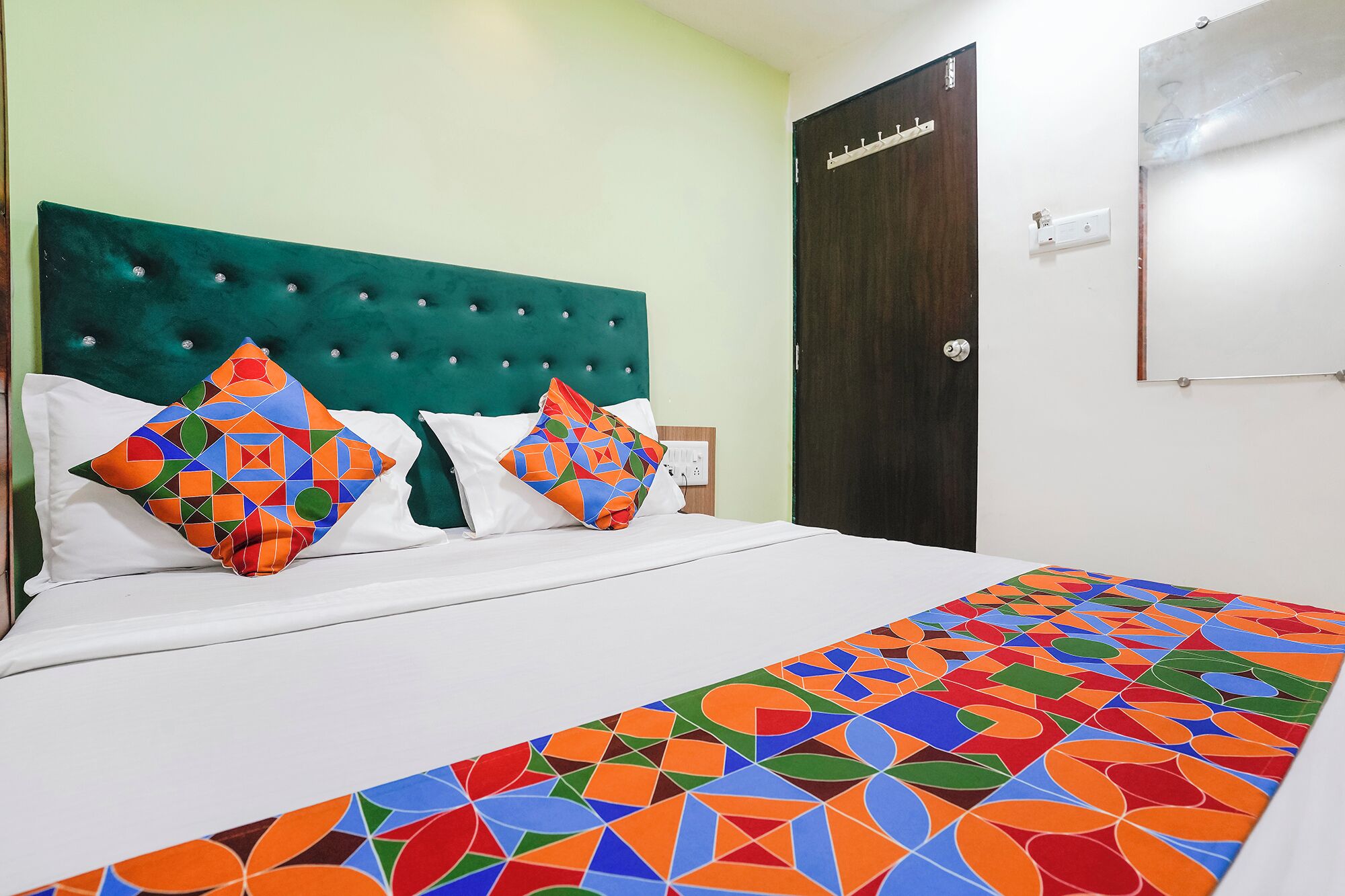 Egyptian cotton sheets, premium bedding, in-room safe, free WiFi