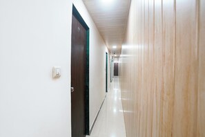 Lobby - Via Palace (Mumbai)