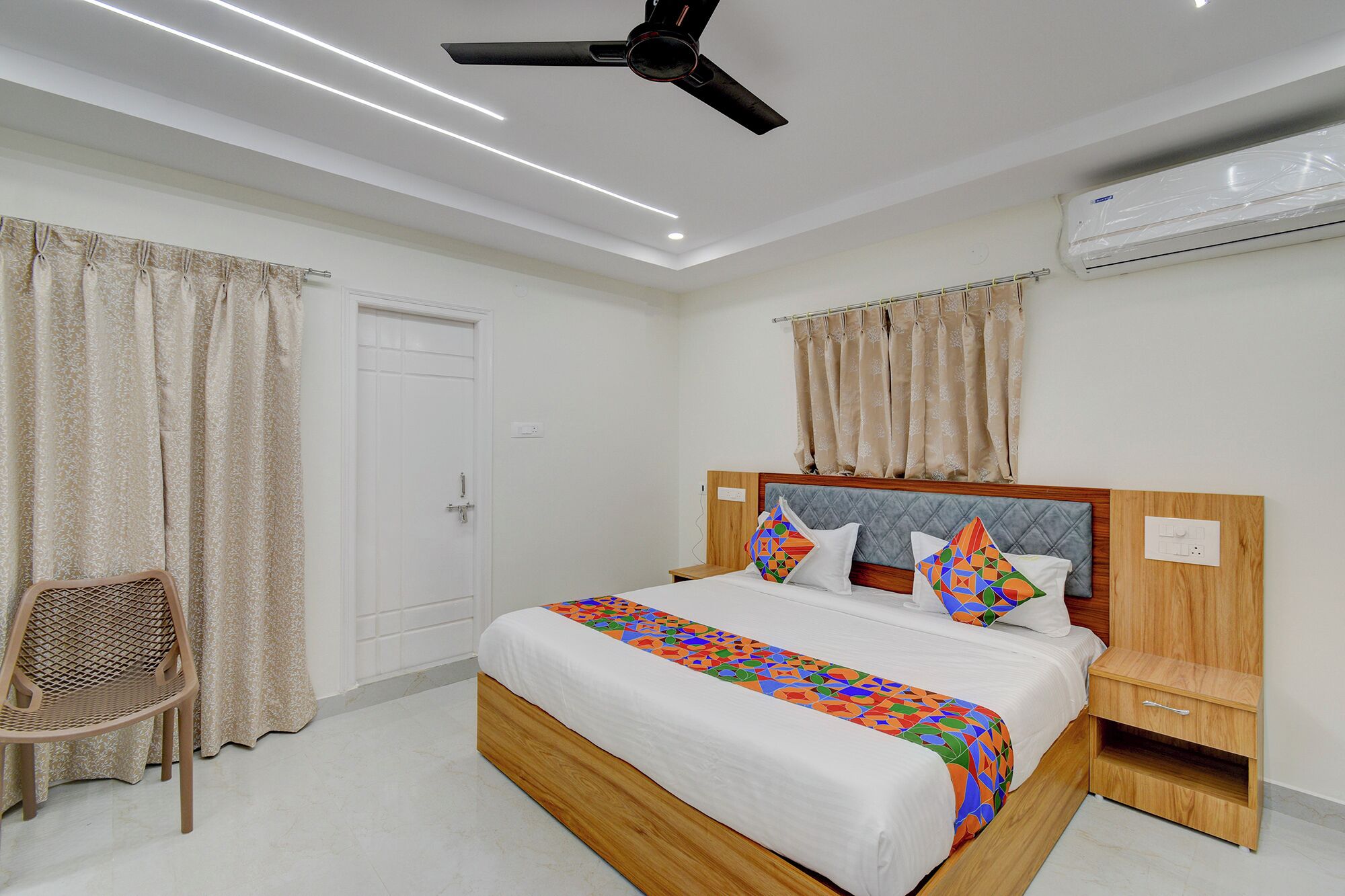 Egyptian cotton sheets, premium bedding, in-room safe, free WiFi