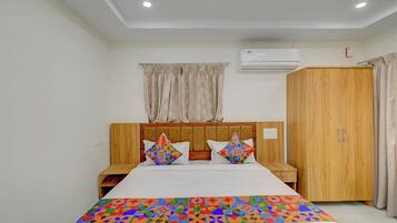 Deluxe Room | Egyptian cotton sheets, premium bedding, in-room safe, free WiFi