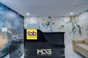 Reception - Fabhotel Dharani Grand Madhapur (Hyderabad)