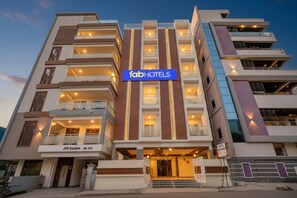 Property entrance - Fabhotel Dharani Grand Madhapur (Hyderabad)