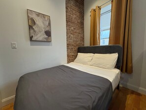 Iron/ironing board, travel cot, free WiFi, bed sheets - Upper West Side 2BR Apartment in Elevator Building (New York)