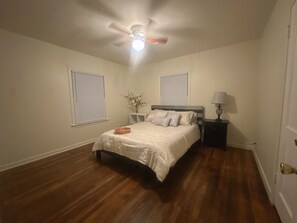 2 Schlafzimmer, Bügeleisen/Bügelbrett, kostenloses WLAN, Bettwäsche