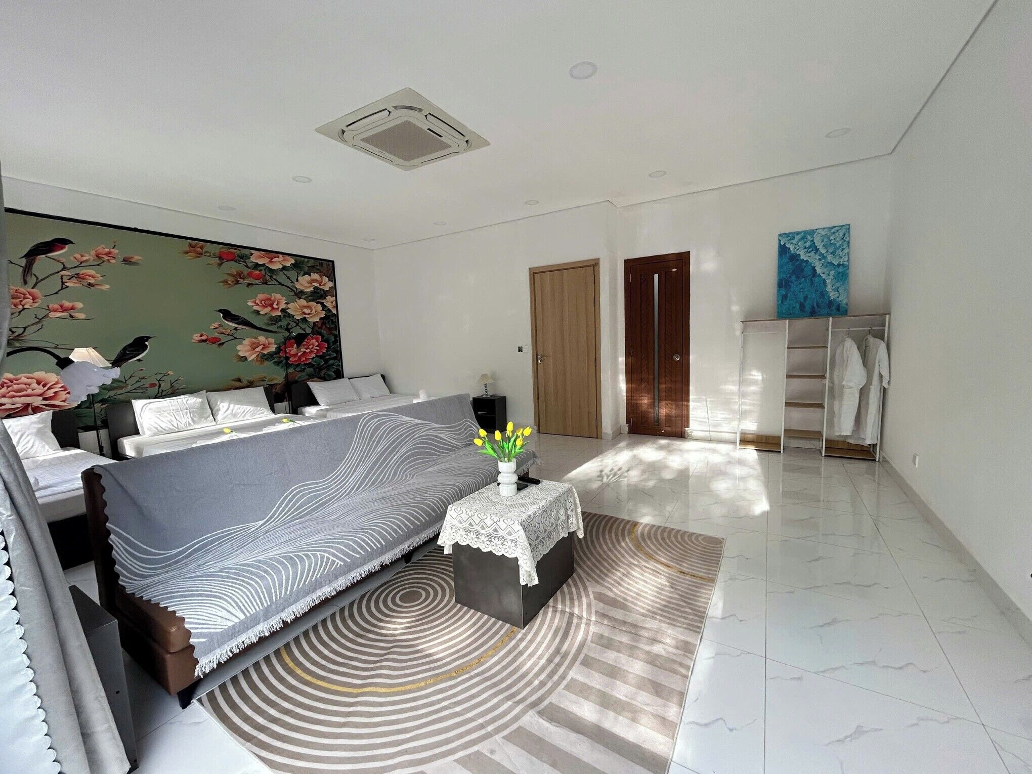 Family Room | Free WiFi