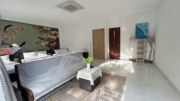 Family Room | Free WiFi