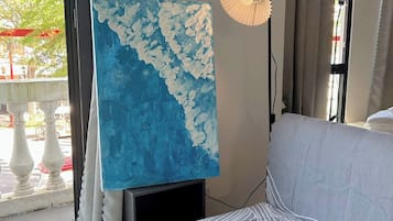 Family Room | Free WiFi