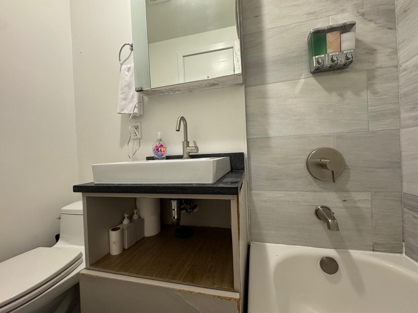 風筒、提供毛巾、番梘、洗頭水