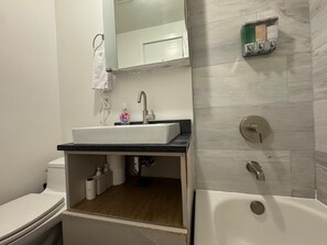 Hårtørrer, håndklæder, Sæbe, Shampoo