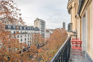 Property grounds - Blueground | Ternes, balcony, nr Arc de Triomphe (Paris)