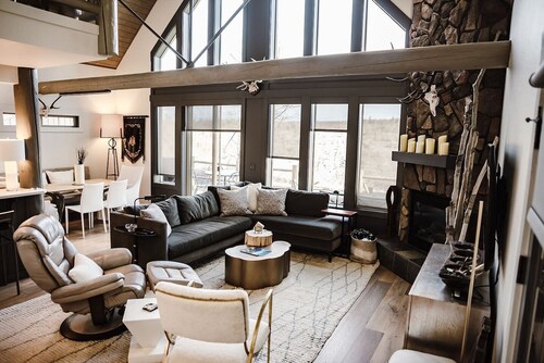 The Emberwood Chalet At The Running Y