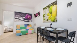 Apartament familiar, 1 dormitori, aire condicionat (Dimora Lucia Bari) | Servei de restauració