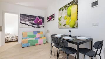 Apartamento família, 1 quarto, ar-condicionado (Dimora Lucia Bari) | Opções para refeição