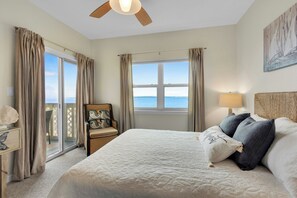 Berço de viagem, Wi-Fi de cortesia, roupa de cama